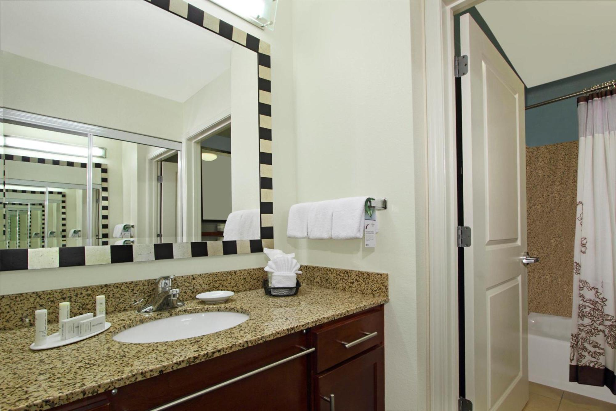 Residence Inn Phoenix Glendale Sports & Entertainment District Экстерьер фото